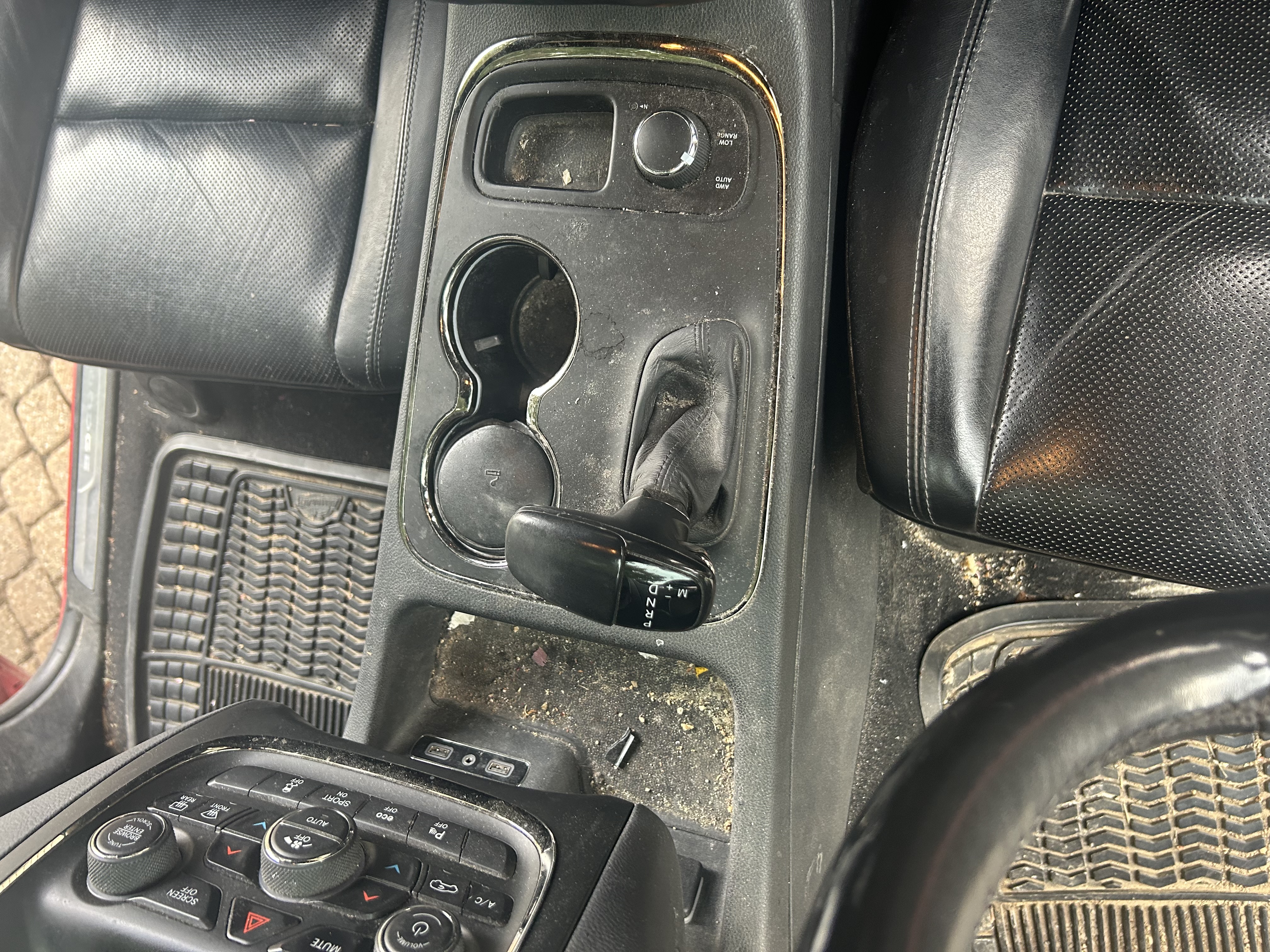 Dodge Durango dashboard before detail