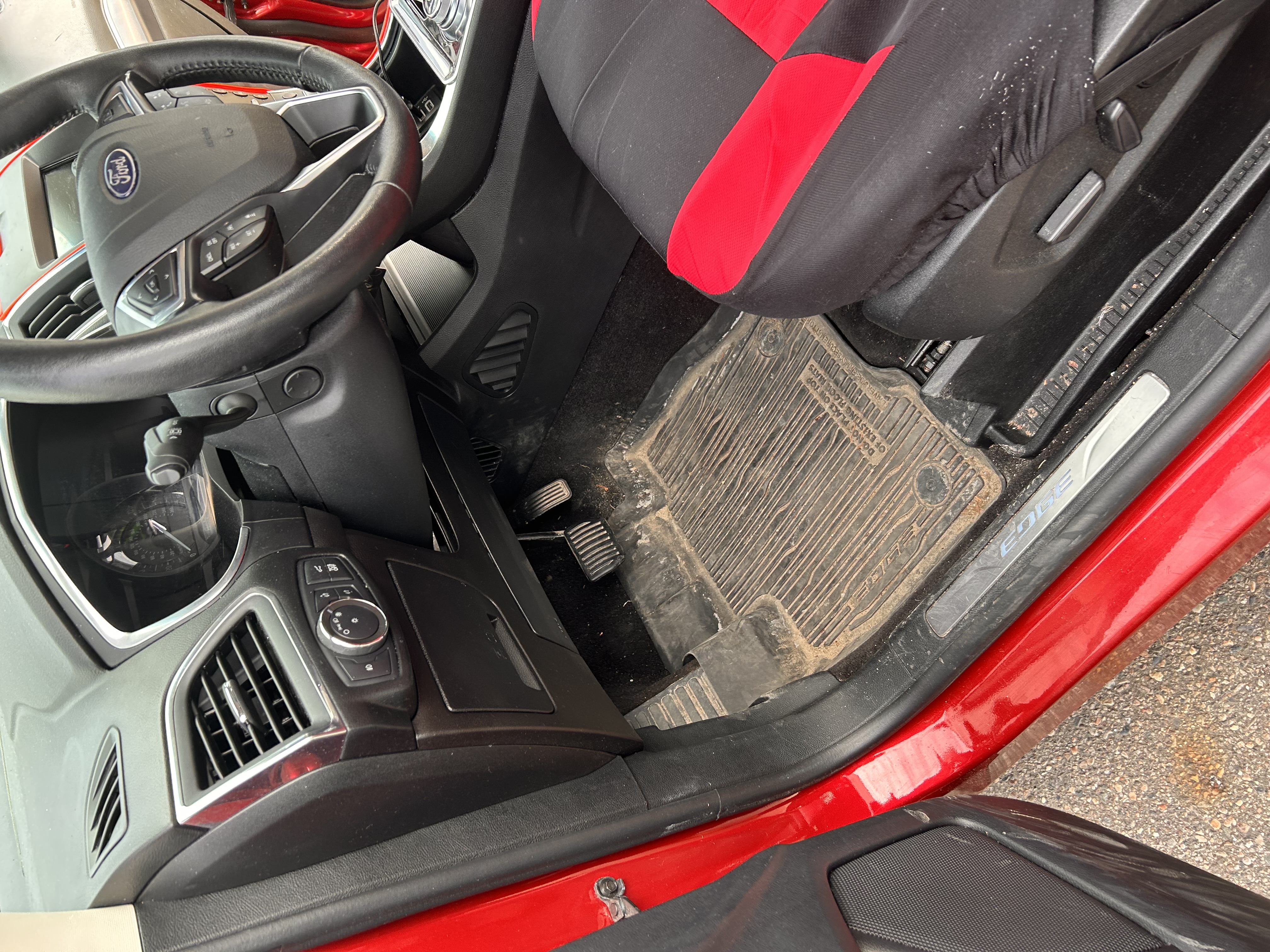 Interior before detail 2